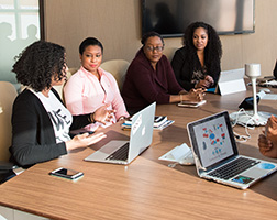 woman holding a discussion